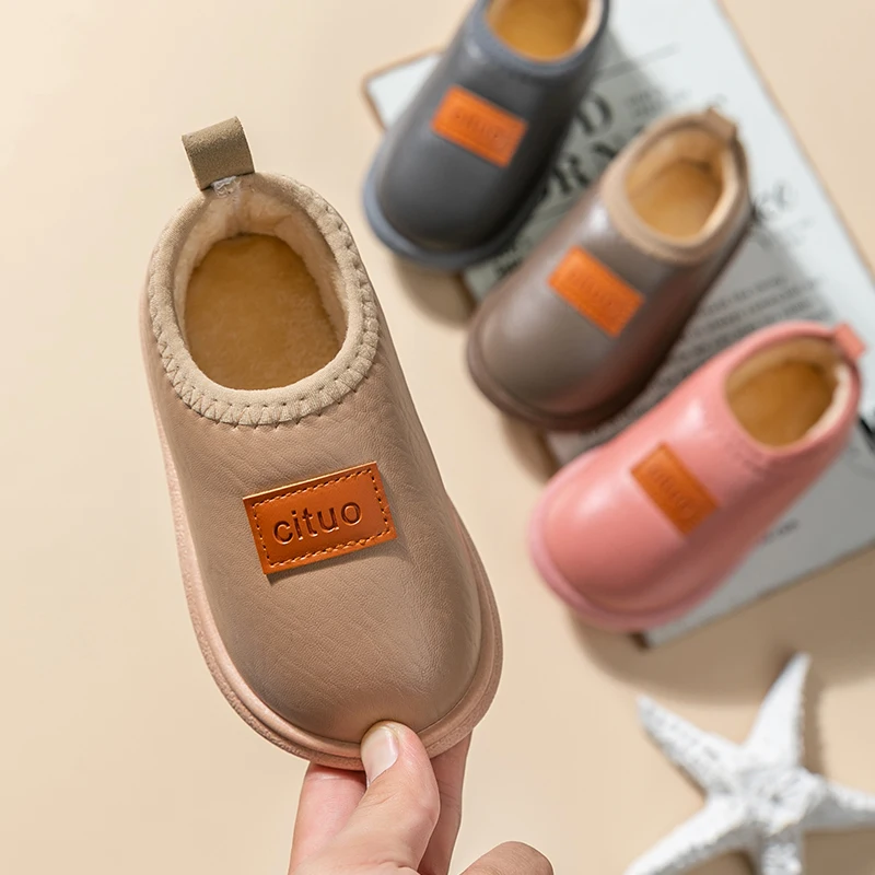 

Тапочки детские зимние из мягкой ПУ кожи, водонепроницаемые Нескользящие, плюшевая теплая обувь для дома и улицы, для маленьких мальчиков и ...