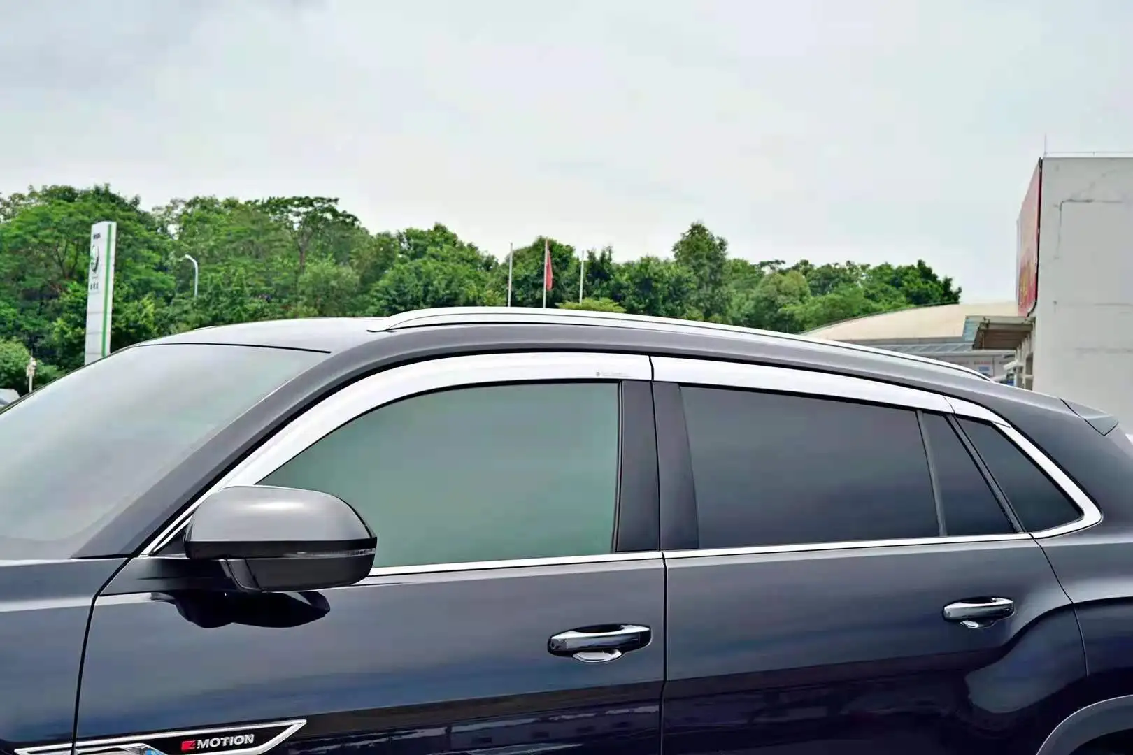 

Козырек дверной хромированный серебристый для Volkswagen Teramont X