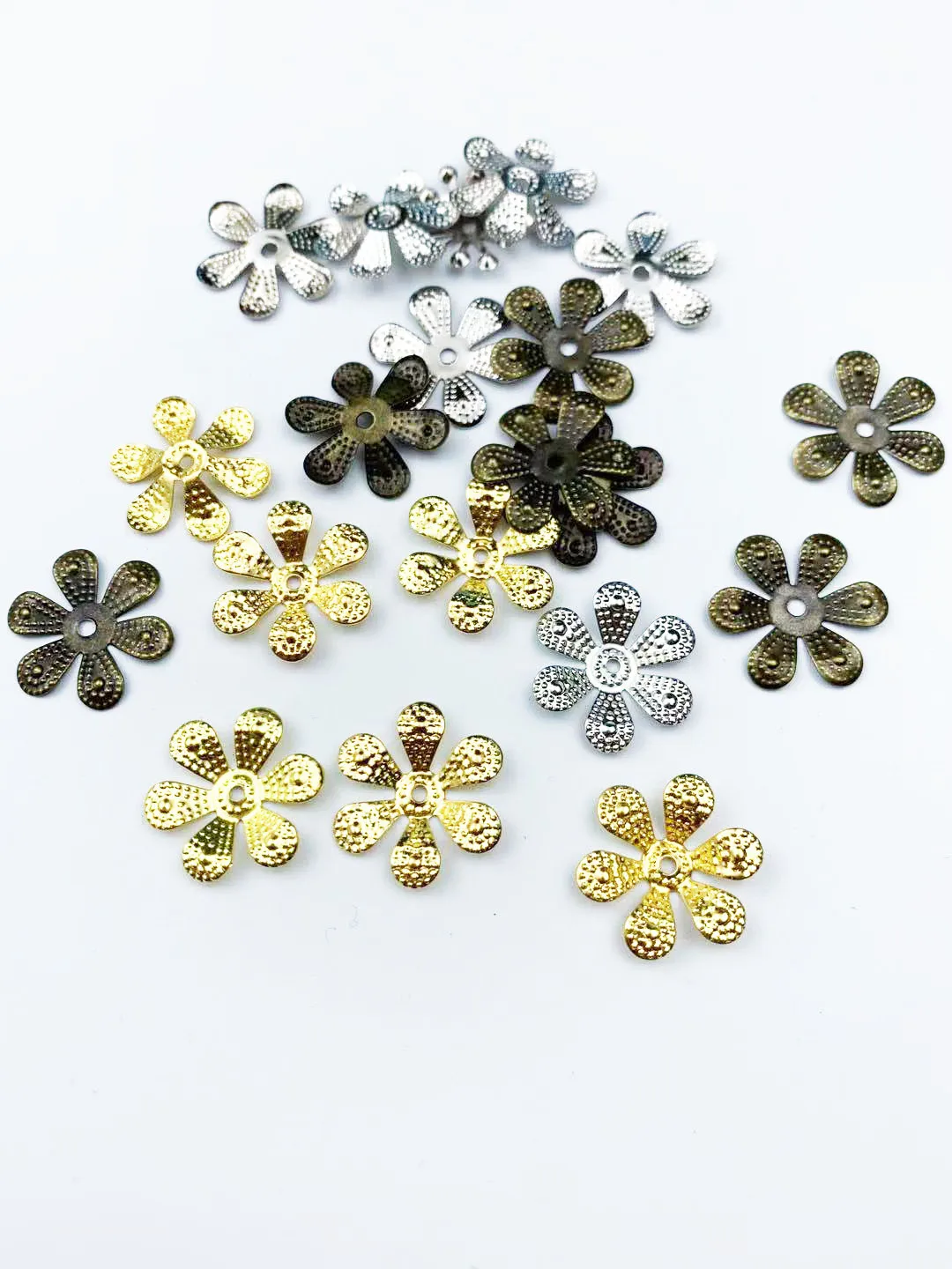 

16 мм 50 шт Винтаж Изделия из металла филигранные цветочные обертки Разъемы Украшения для изготовления своими руками самодельное Скрапбукин...