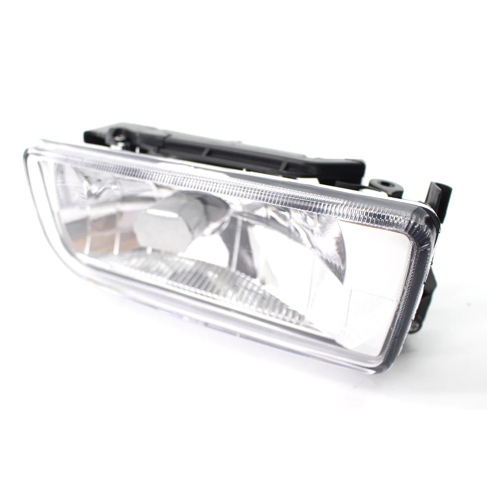 Левой и правой стороны противотуманный автомобильный светильник передний