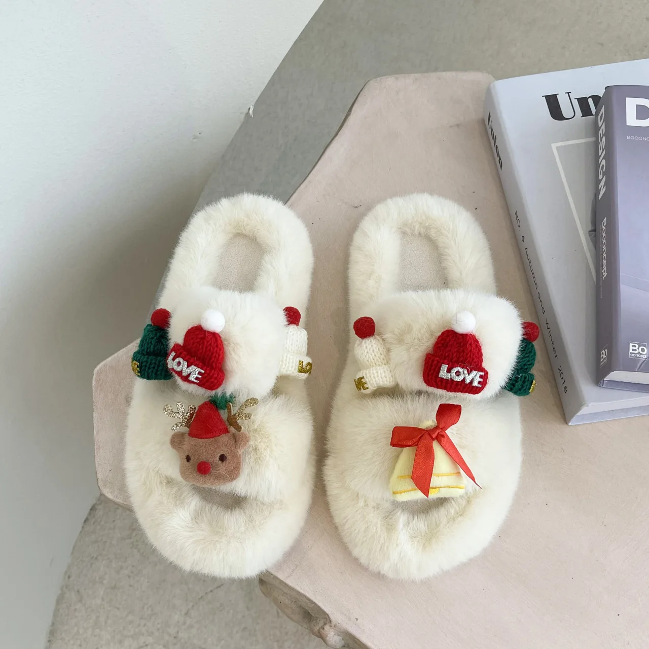 Fall Winter 42 Plus Size Spot Christmas Fur Slippers Female Indoor and Outdoor Flat-bottomed Warm One-word  Slippers Women