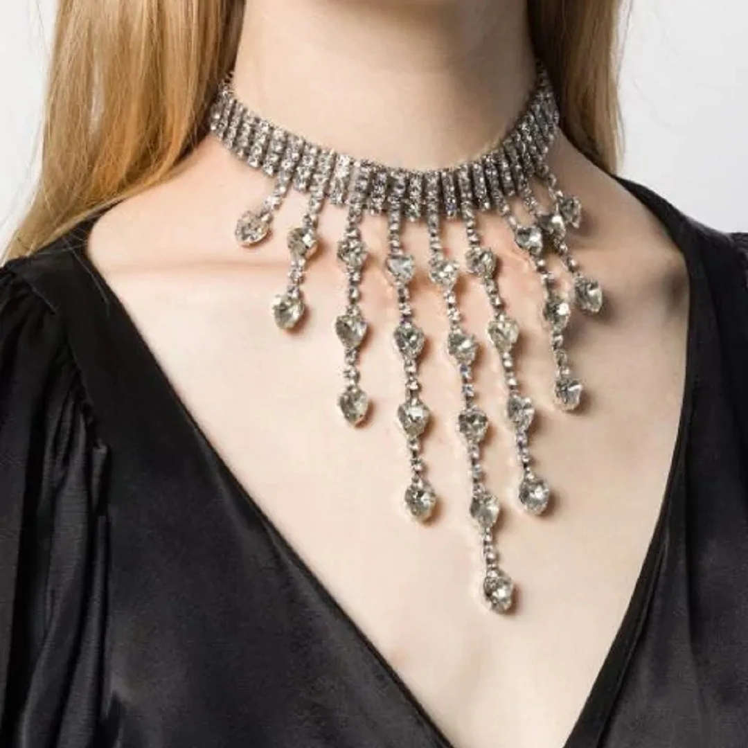 Роскошное личное дикое четырехрядное сексуальное ожерелье в форме сердца с кисточками и кристаллами