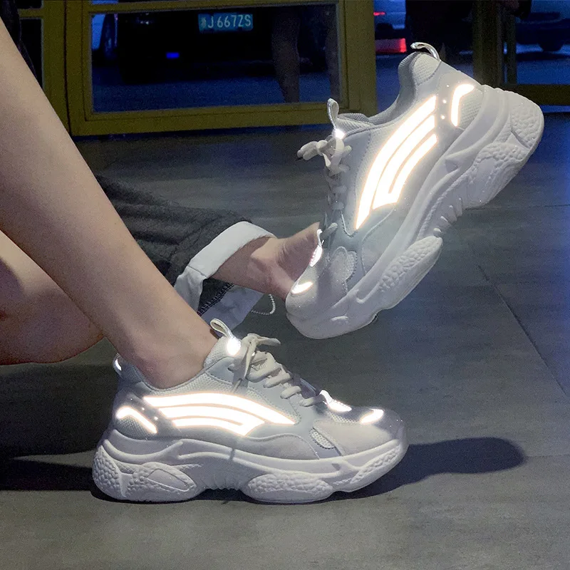Новинка 2020 года женская обувь светоотражающие туфли для папы корейские