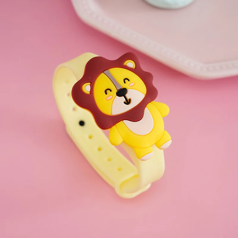 

2021 New Men's Watch Quartz Watch Quartz Movement Round Steel Watchband Free Delivery