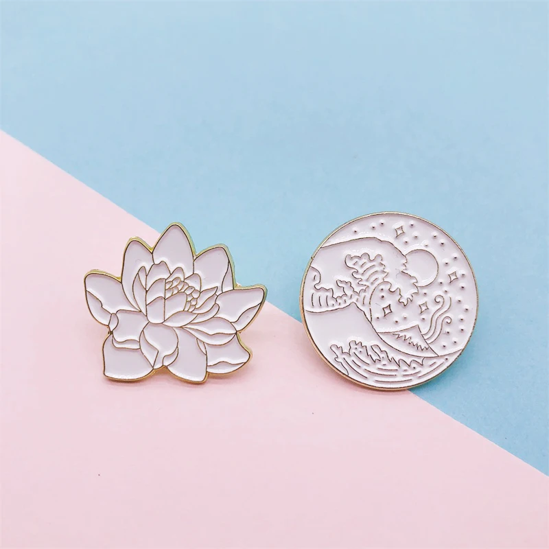 Мультфильм Креативные золотые цветы лес горные пики круглая эмалированная брошь