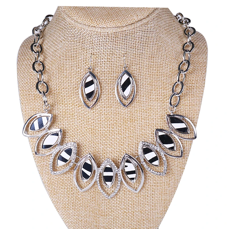 Модное ожерелье и серьги из искусственной кожи с животным принтом комплект двух