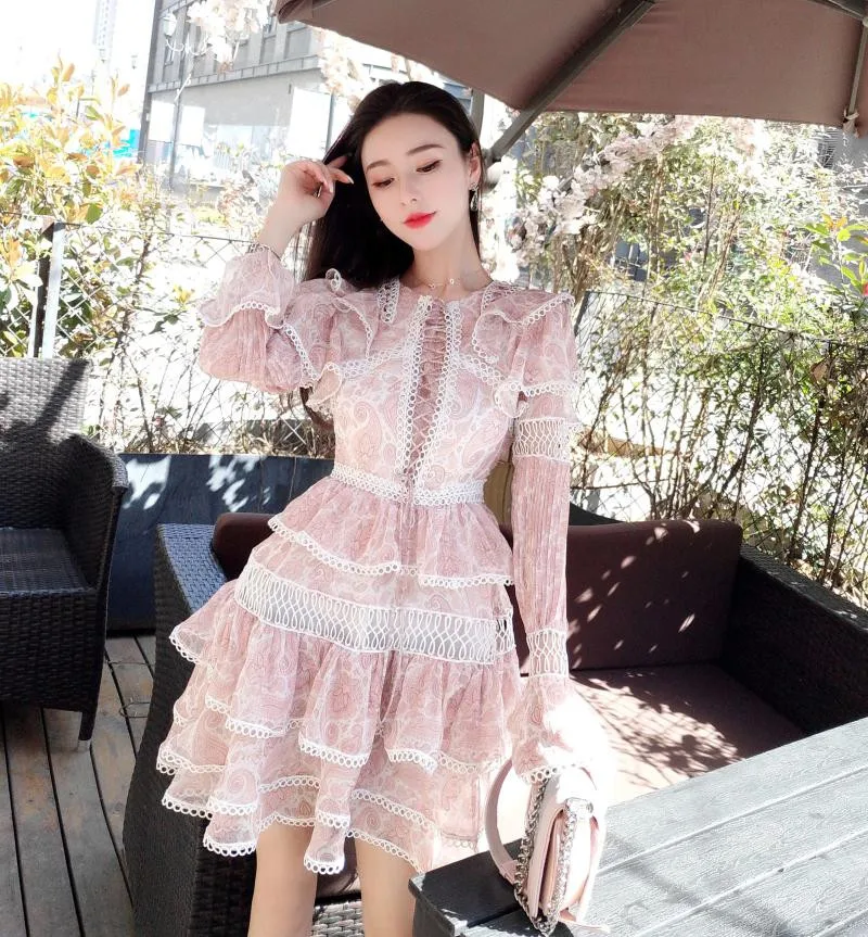 Женское Короткое платье мини повседневное кружевное с открытой спиной и