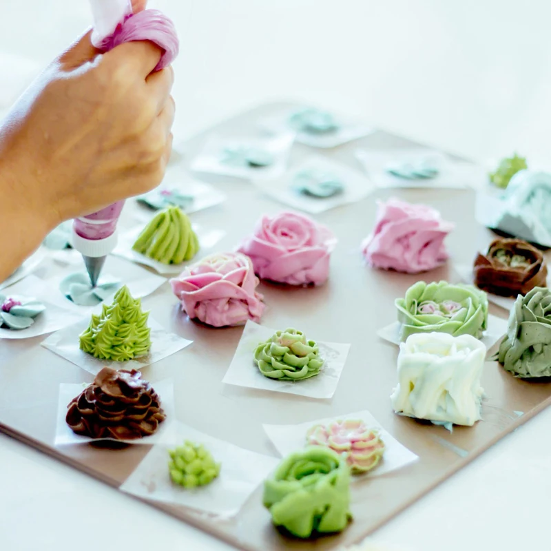 

WALFOS 27 Pcs Silicone Icing Piping Cream Pastry Bag Stainless Steel Nozzle Pastry Tips Converter DIY Baking Decorating Tools