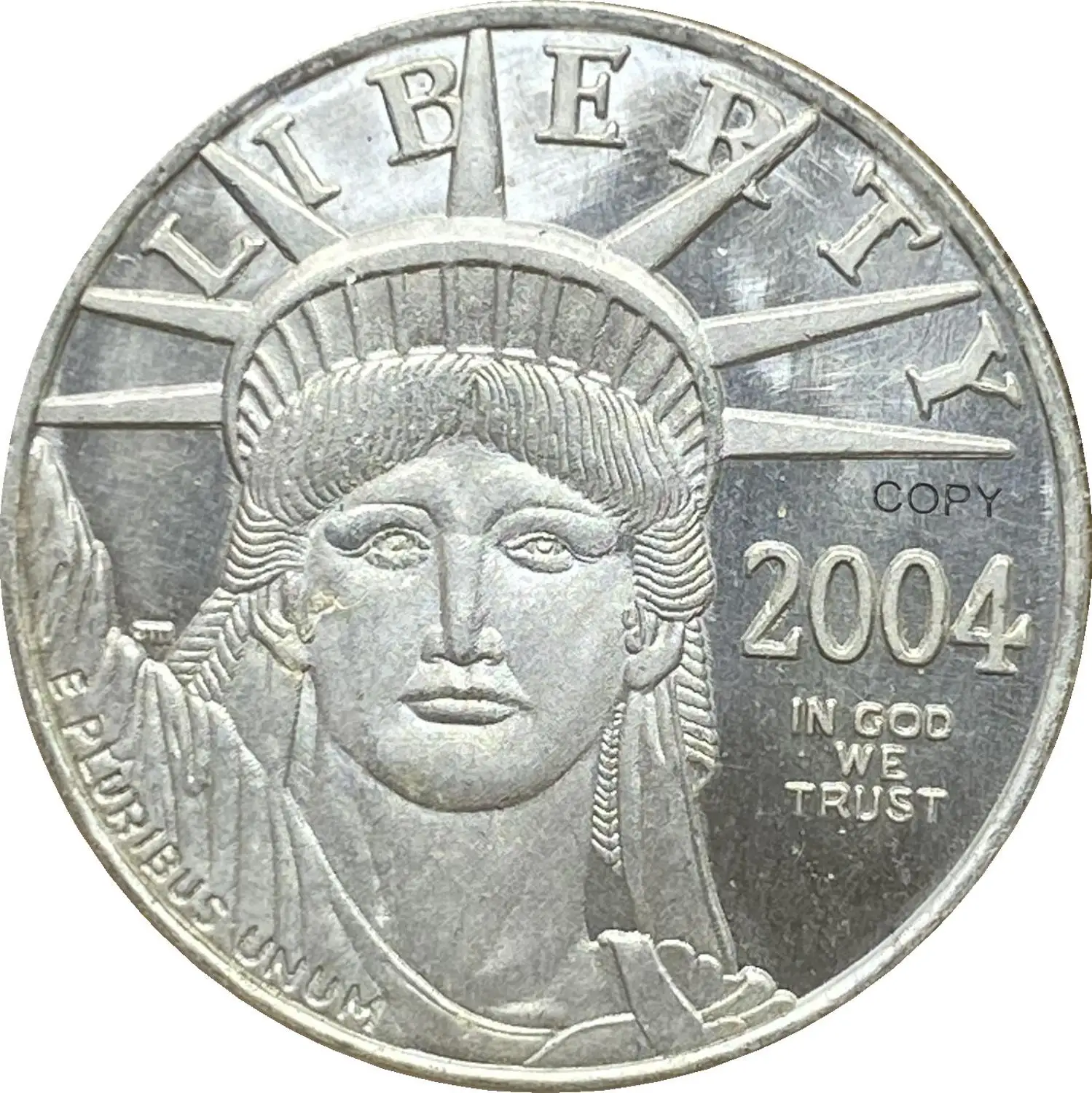 

Чеканка 2004 года в США, Статуя Свободы, орлиный слитк, 25 долларов, покрытие копии серебряных памятных монет