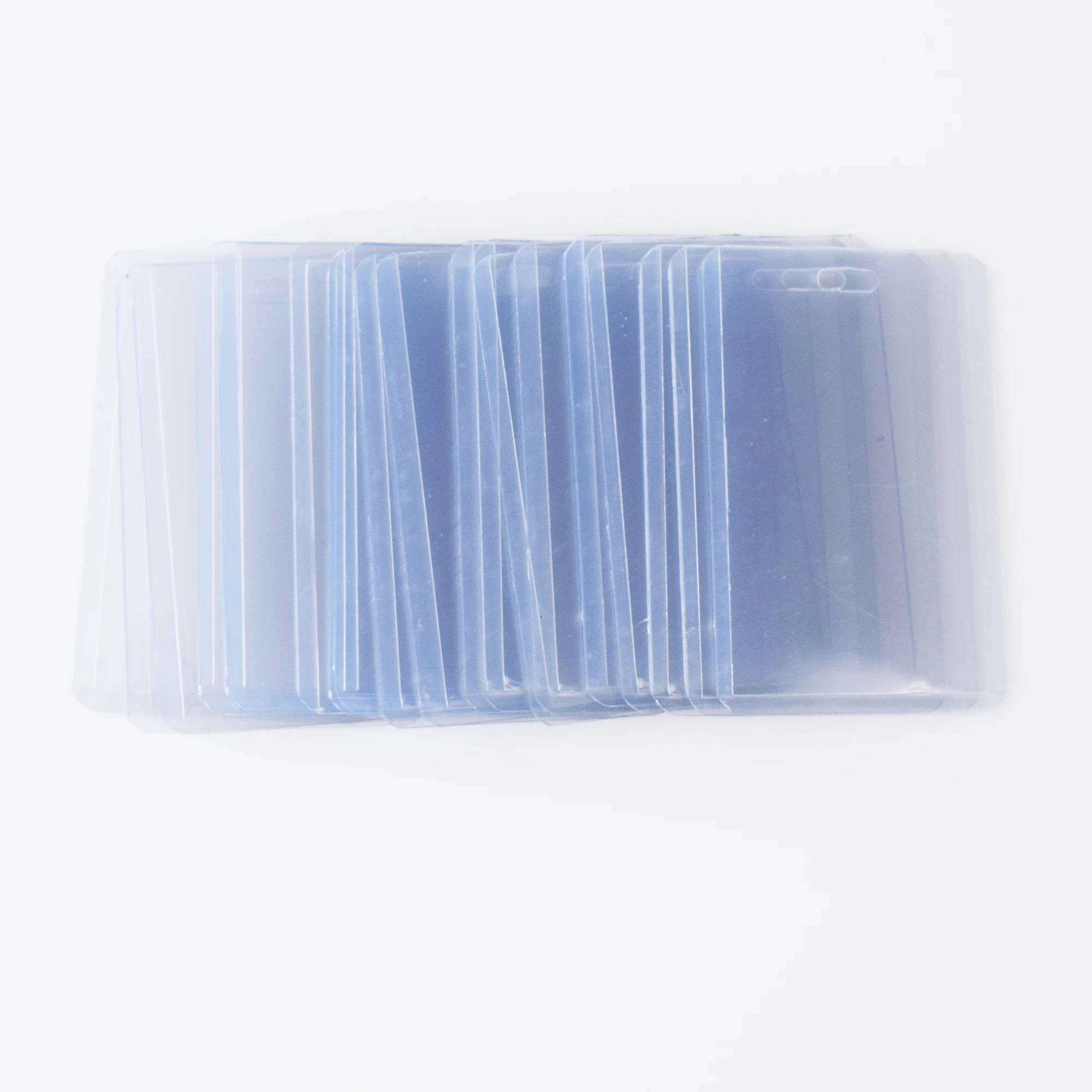 Упаковка из 20 водонепроницаемых жестких пластиковых бейджей ПВХ для делового