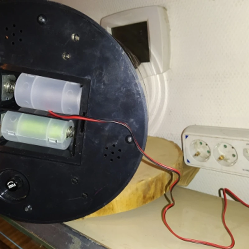 

Кабель USB-C для отключения аккумулятора заменяет 1-4 аккумулятора размера C 1,5 в