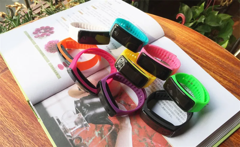 

New brand LED Contracted fashion digital 14 color kids men and women sports silicone quartz watch for student