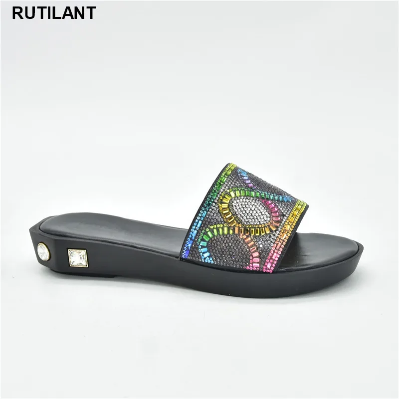 Новейшие женские туфли на ремешке Украшенные стразы свадебные для женщин