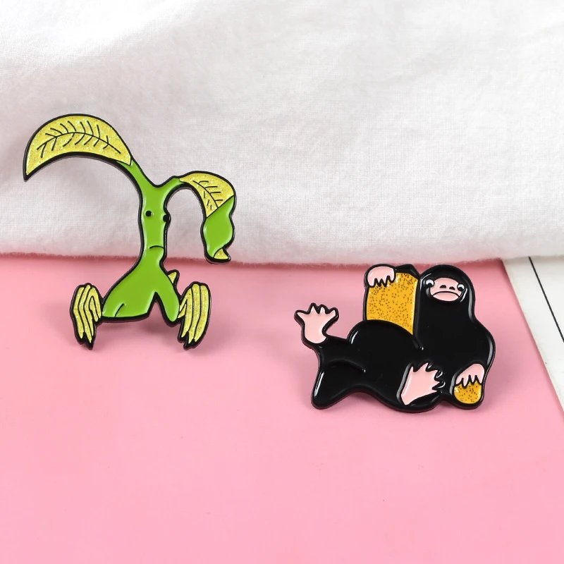 

Pickett the bowtruckle Niffler Enamel Pin Cartoon Animal Magical creature Brooch Movie Lapel Pin Badge Gift for Fans Friends