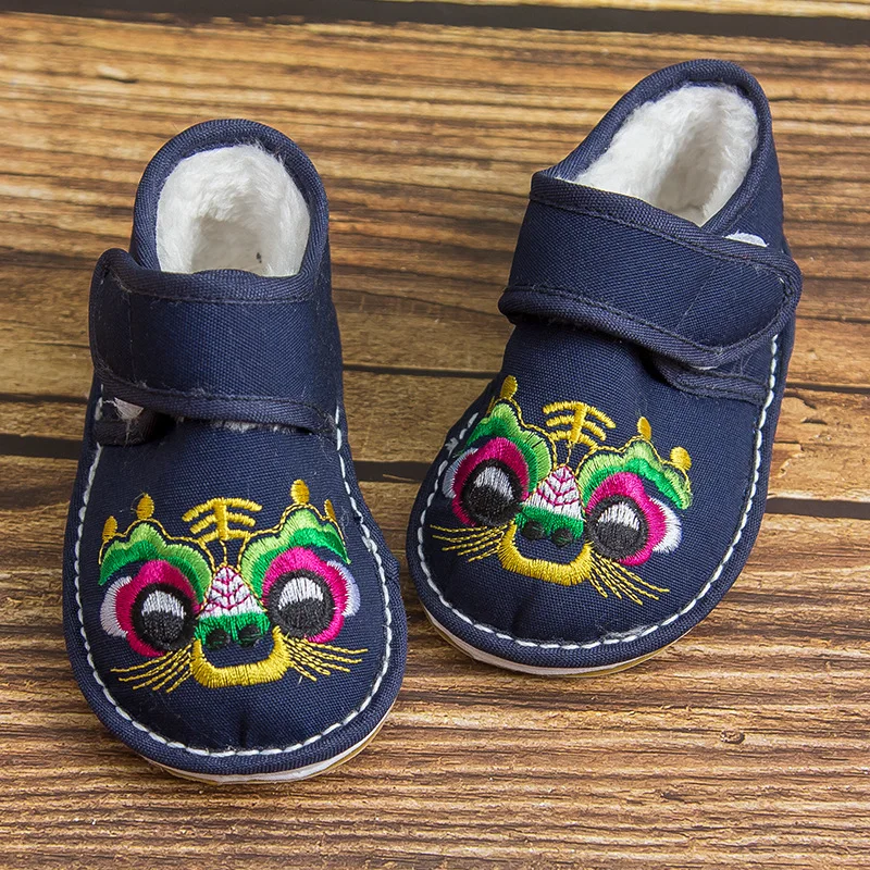

2020 Winter Newborn Baby Girl Boys First Walker Shoes Children's Handmade Cotton Cloth Shoes Infant Red Embroidery Tiger Shoes