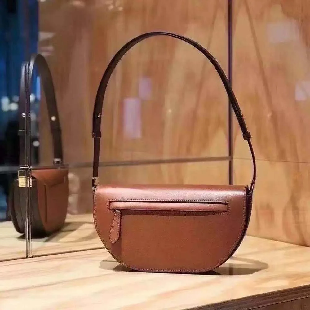 

New fashion single ladies shoulder bag ladies leather armpit bag woven flip bag half-moon messenger bag handbag girl purse