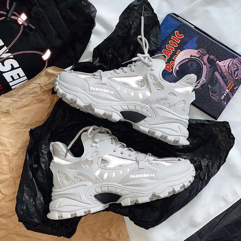 Мужские беговые кроссовки по низкой цене спортивные Snaker высокие блестящие для