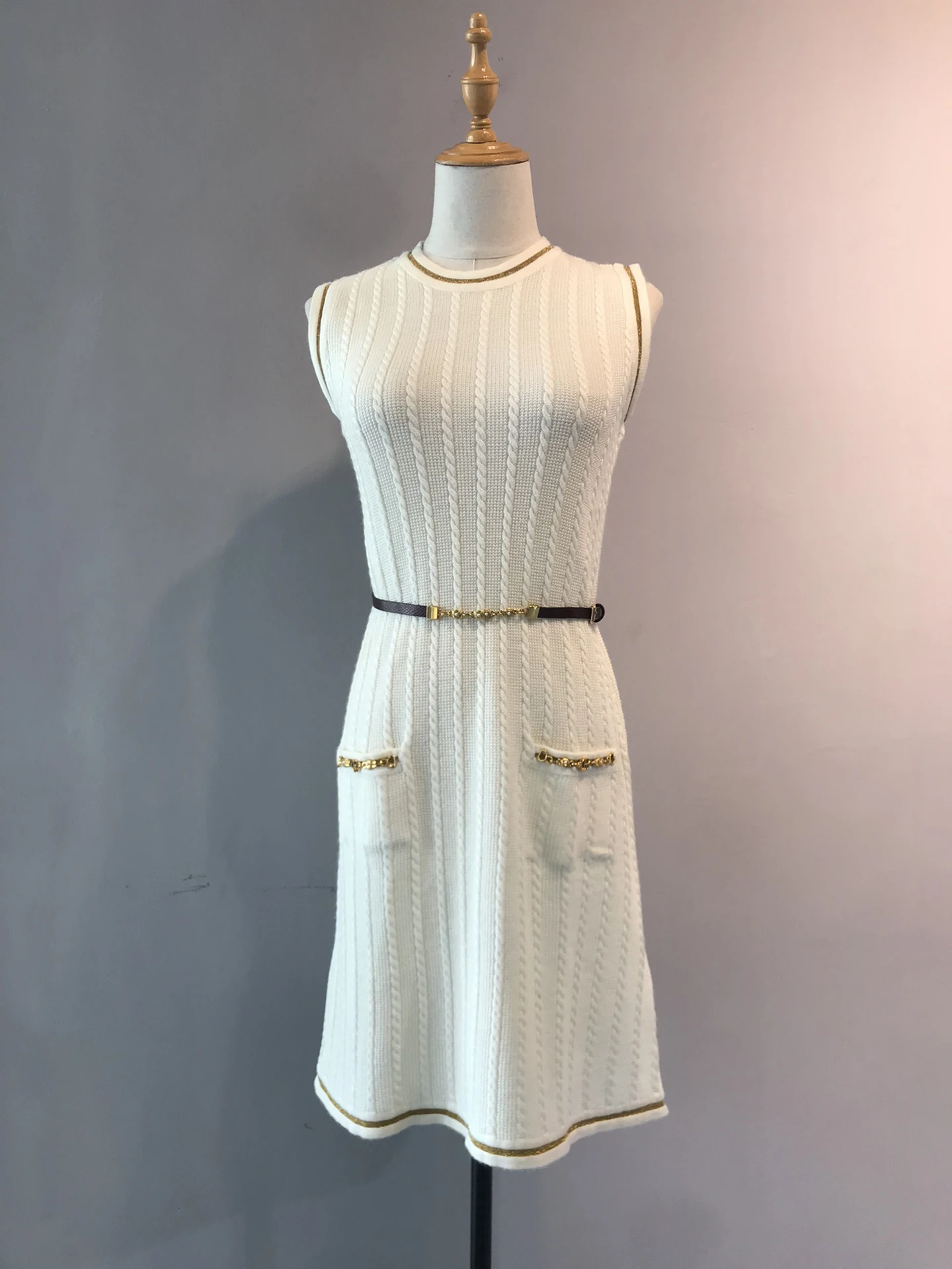 

Wool Knitted Sashes Vest Dress Sleeveless O-Neck Pullover Pockets G Two Colors Hit Color Women Skirt Chic Vintage High Quality