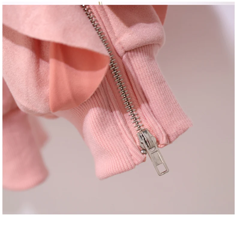 Женский брючный костюм на молнии с оборками и длинным рукавом |