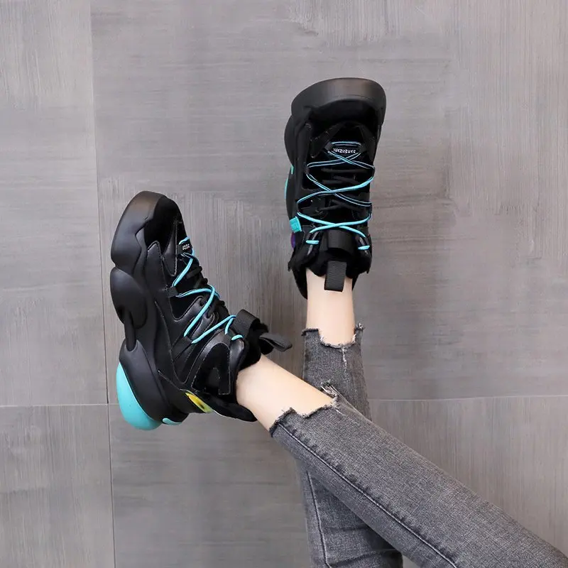 

2020 Fashion Round Toe Lace Up Vulcanized Shoes Women Sport Casual Shoes Woman Winter Keep Warm Platform Sneakers