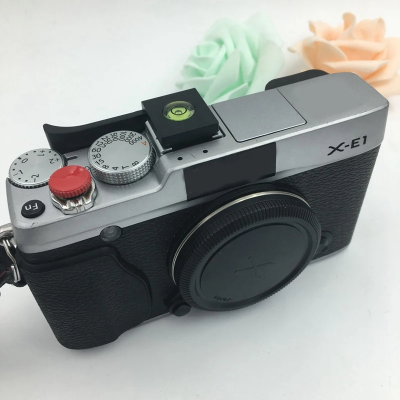 

Black Hot Shoe Thumb-Up Grip with Level Vial for All Micro- Camera