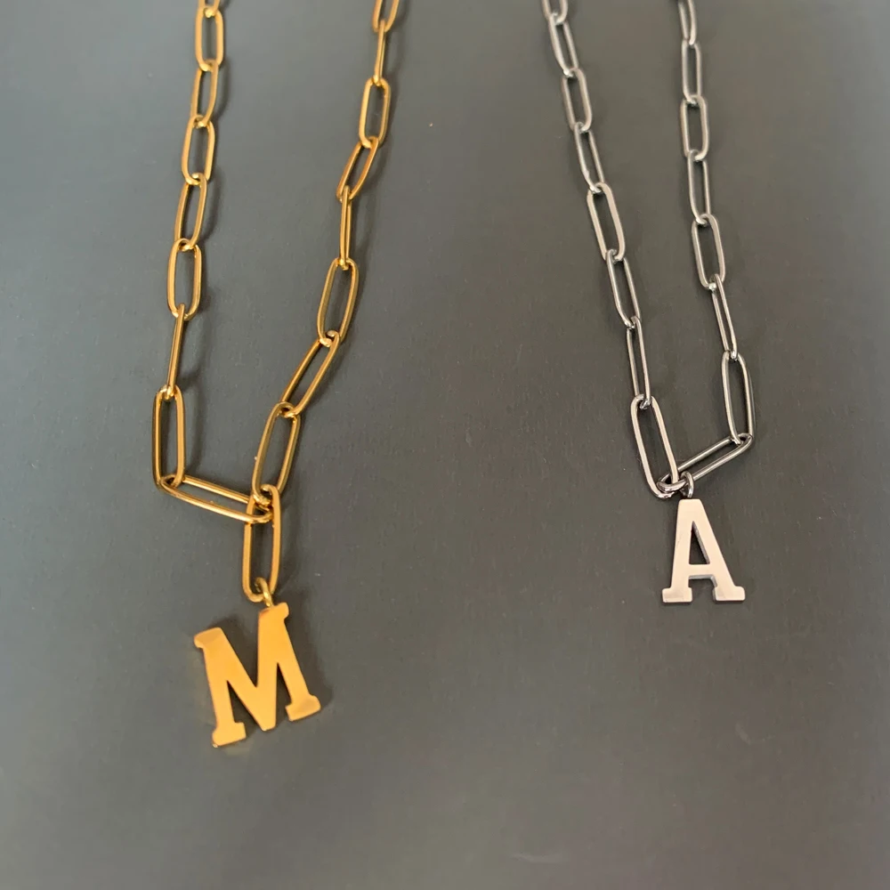 Ожерелье-чокер из нержавеющей стали с подвеской буквами английского алфавита |