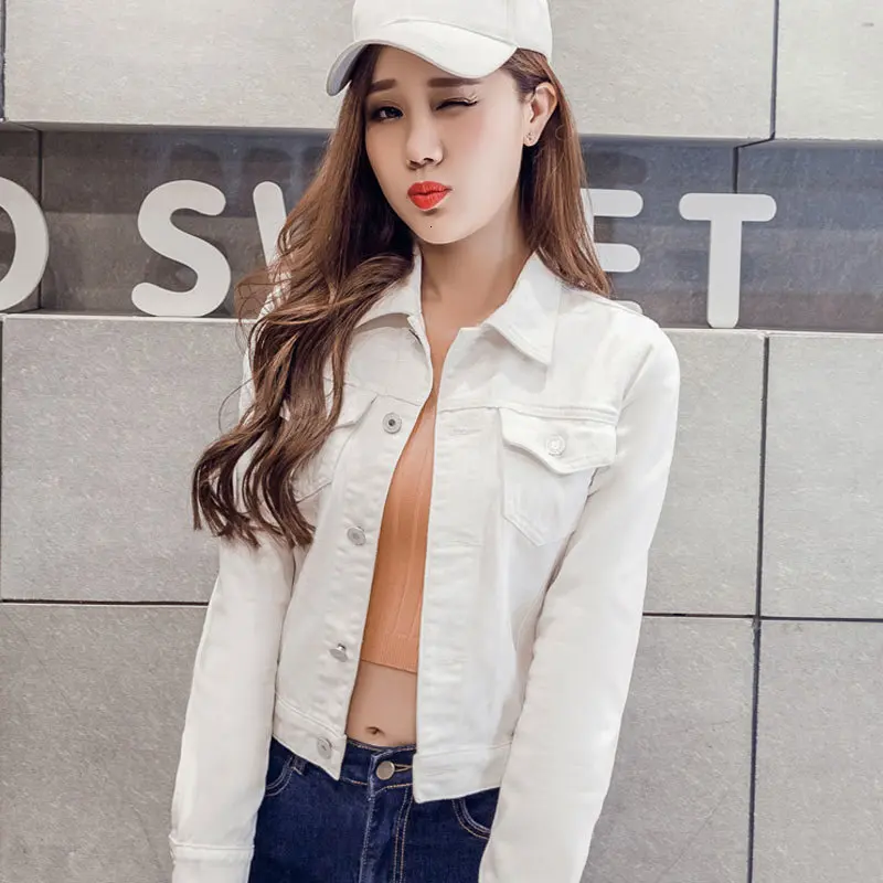 Женская джинсовая куртка короткая эластичная с длинными рукавами и кисточками