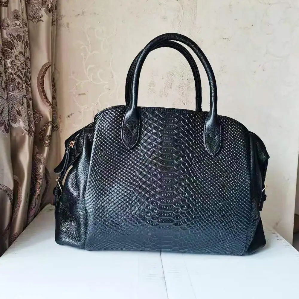Женская сумка тоут из натуральной коровьей кожи с крокодиловым узором в
