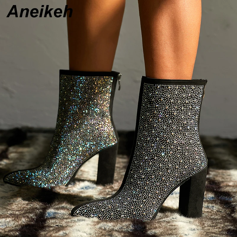 Aneikeh/модные украшения с камнями и стразами; женские ботинки; обувь на квадратном каблуке; пикантные ботиночки с заостренным носком; вечерние ботинки на толстом каблуке для ночного клуба
