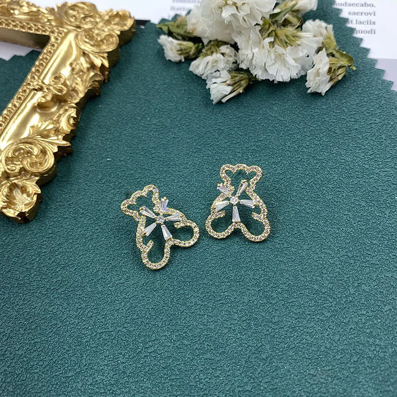 

14K real gold electroplating Korean cute micro-inlaid zircon bear flower earrings, elegant and versatile earrings for women