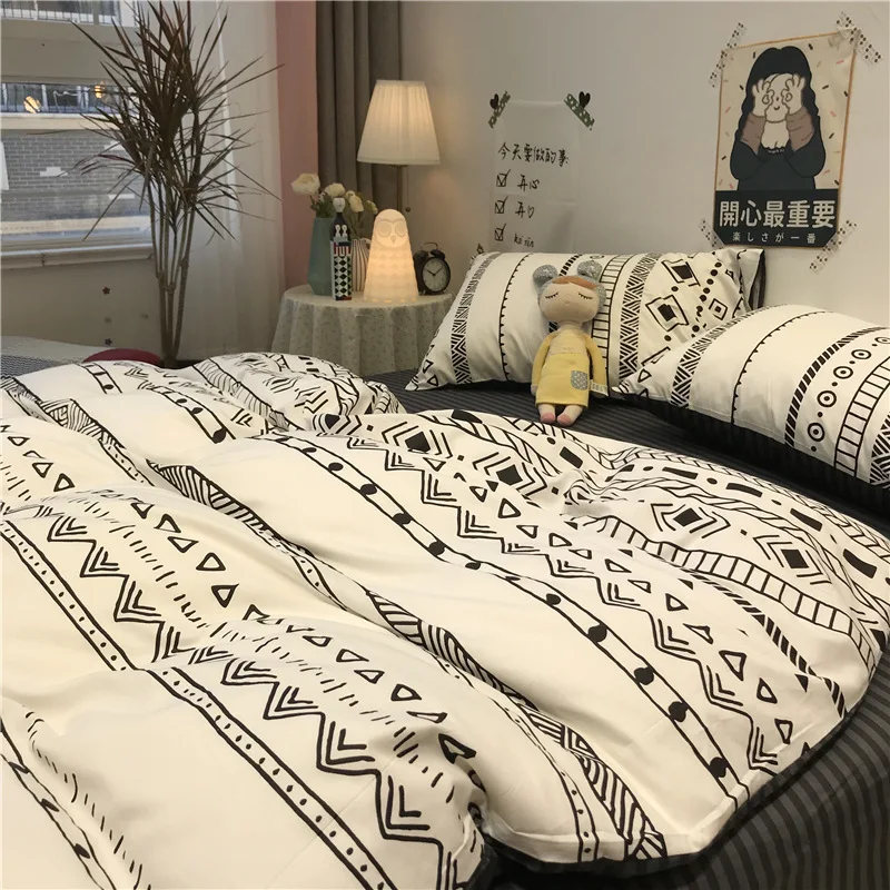 

Bohemian Style Four-piece Cotton Pure Cotton Simple Black and White Bed and Breakfast Apartment Student Three-piece 1.5m1.8