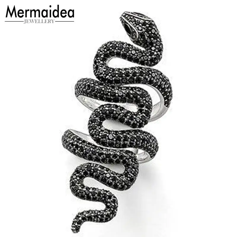 Посеребренные черные кольца в виде змейки из фианита с двойным кольцом длинное