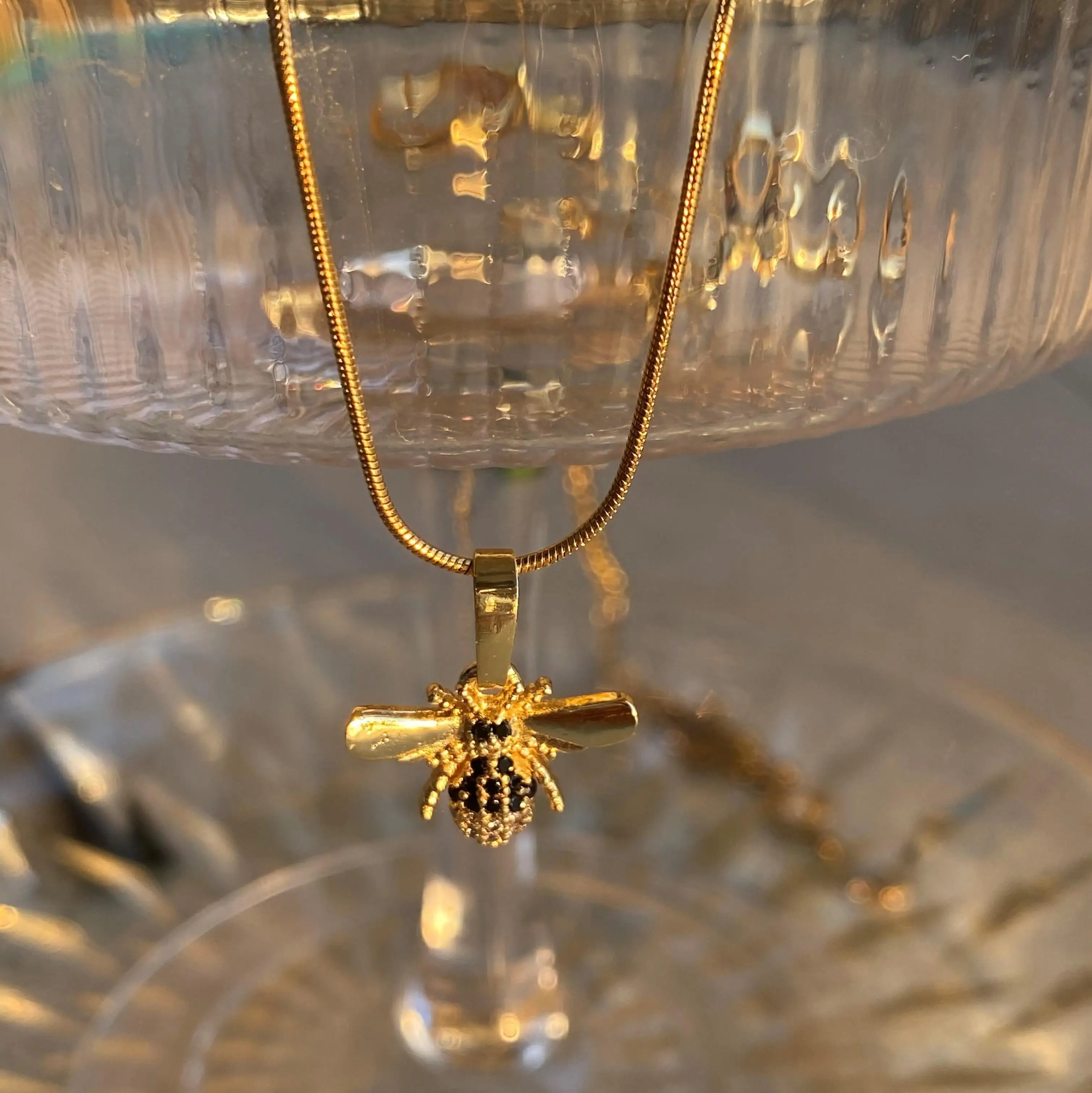 

Dasein ACC New Custom Stainless Steel 18k Gold Plated Motivational Inspirational Colorful Zircon Gold Bee Pendant Necklace