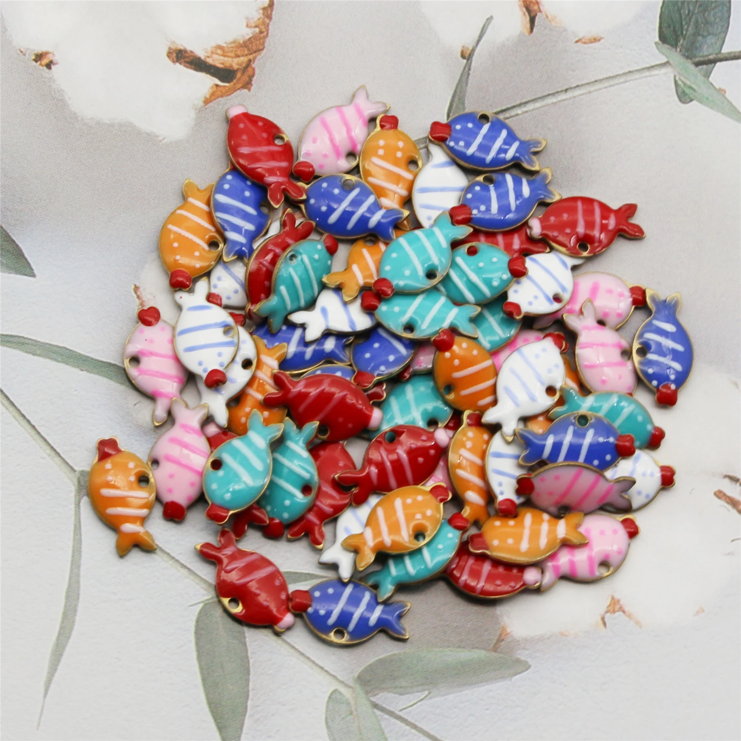 20 шт. модные ювелирные изделия подвески в виде капли масла рыбки позолоченные