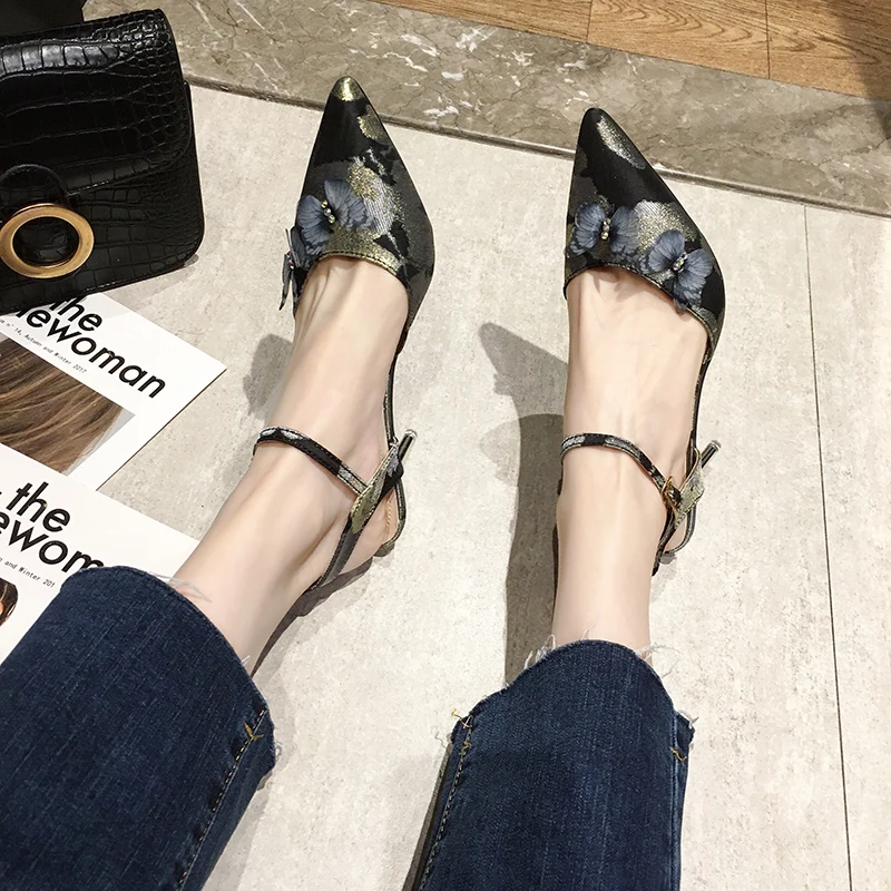 

Summer 2020 new fashion versatile thin and elegant gentle wind with pointed sandals female lady small butterfly high heels X096