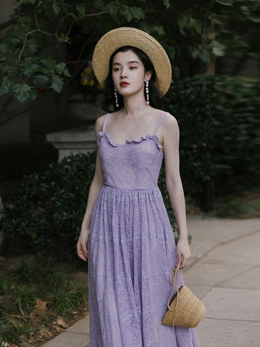 

The original pure cotton fine embroidered tall waist skirt with shoulder-straps wind a maiden in love