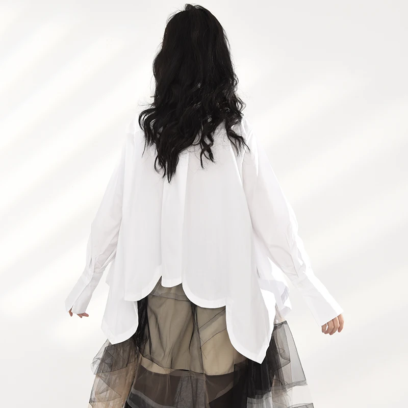

[EAM] Women White Irregular Hem Big Size Blouse New Lapel Long Sleeve Loose Fit Shirt Fashion Tide Spring Autumn 2021 JO19500