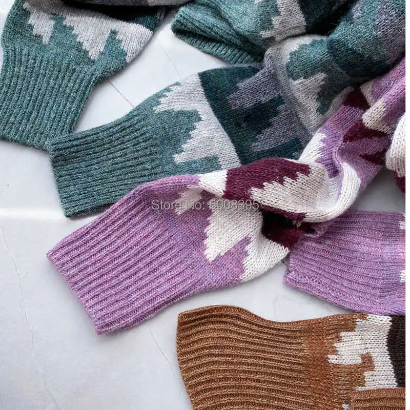 

Woman Sienna Alpaca Wool Geometric Sweater Round Neck Oversized Jersey Round Neck Long Sleeves Fashion Jumper