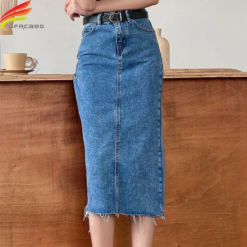 Женская длинная джинсовая юбка с высокой талией голубого цвета разрезом