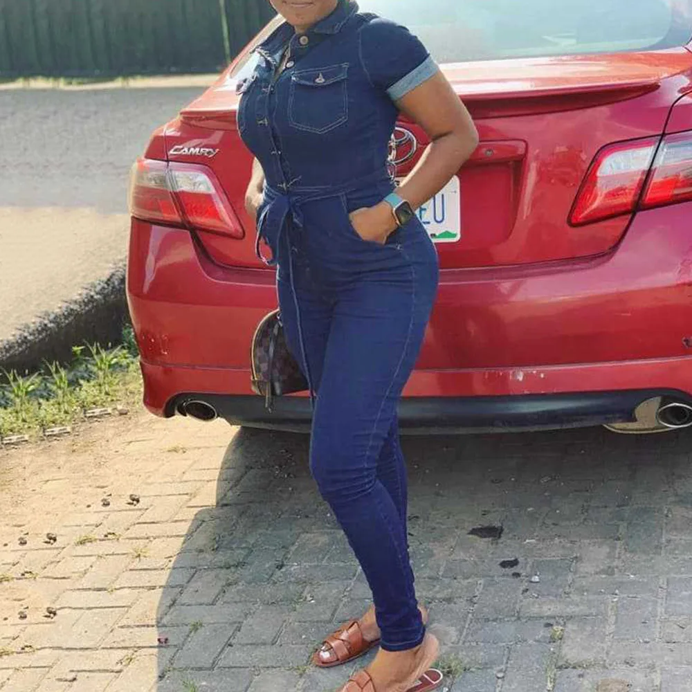 Женский джинсовый комбинезон с коротким рукавом синий Повседневный Облегающий