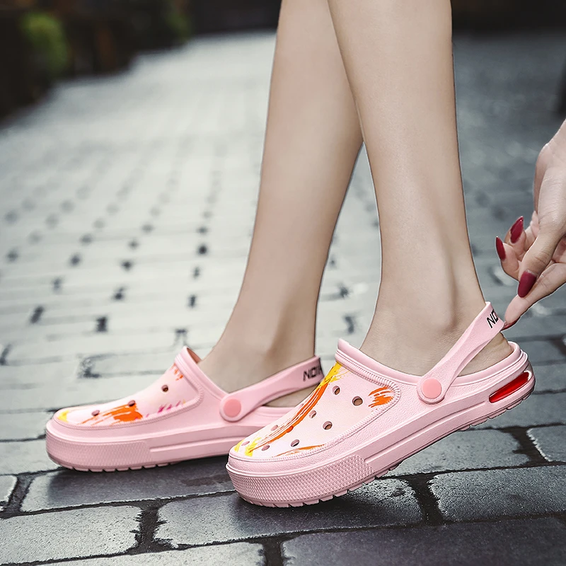 

Unisex Summer Hole Sandals Beach EVA Lightweight Garden Sandals Women Sandalias Mujer 2020 New Water Shower Slippers