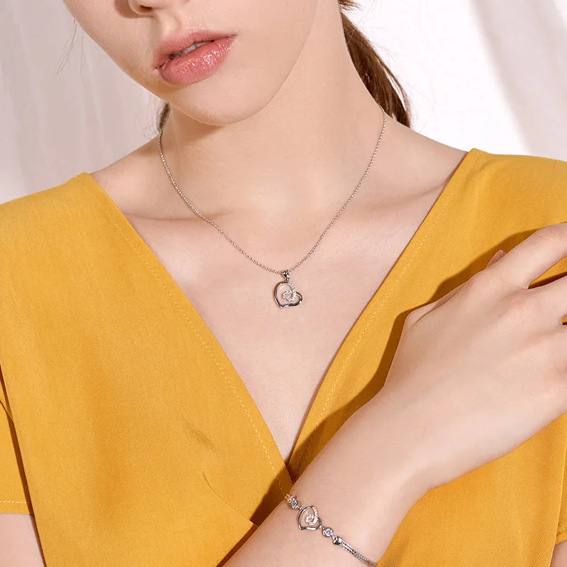 

S925 Sterling Silver Sugar Heart Japanese and Korean Version Necklace Female Heart-shaped Zircon Pendant Fashion Clavicle Chain