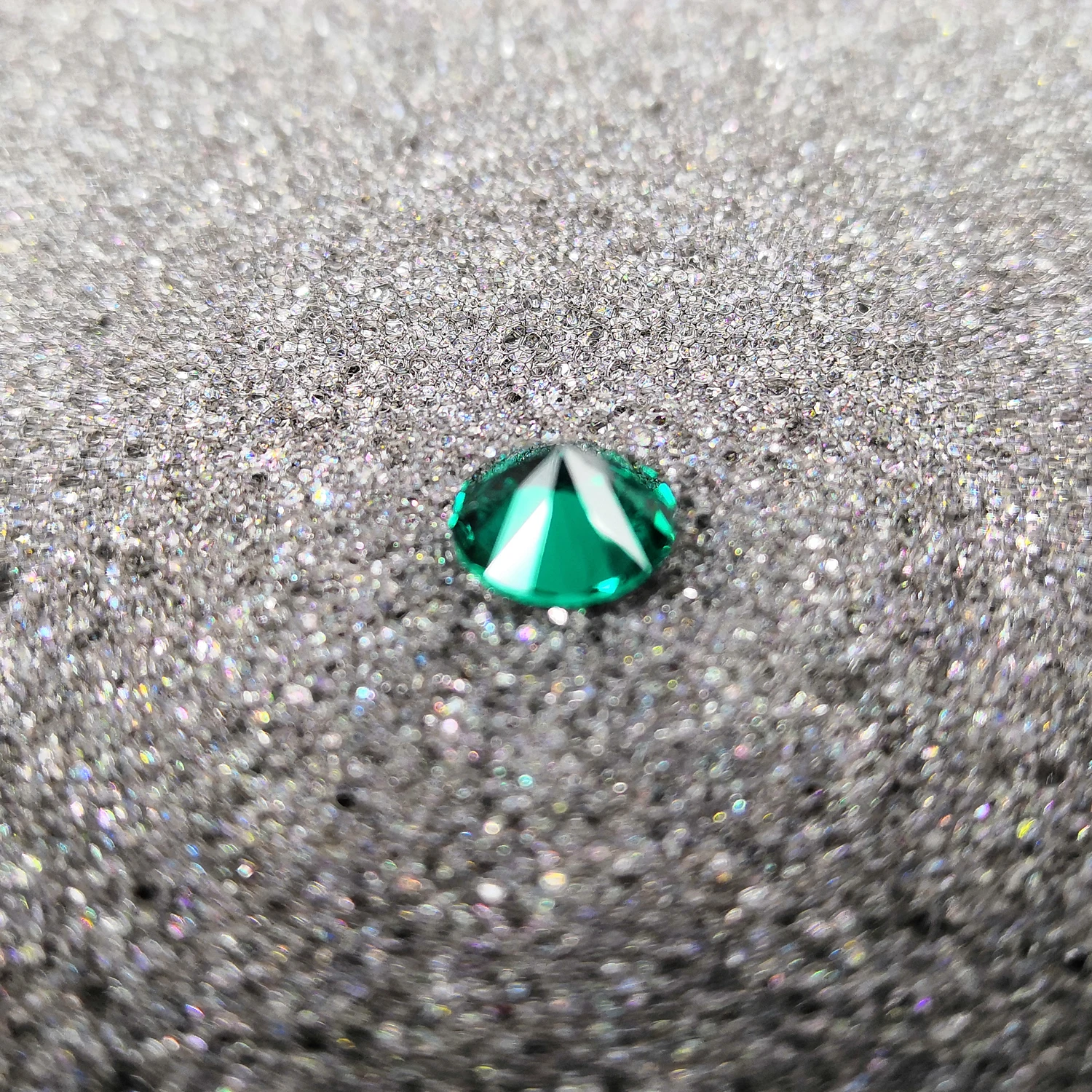 Высококачественные драгоценные камни стекло зеленого павлина круглой формы для