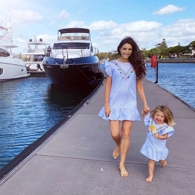 

Платье для мамы и дочки, с бахромой, в полоску