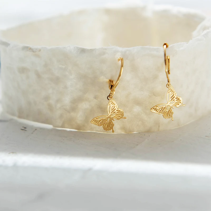 Wild & Free винтажные золотые полые бабочка серьги для женщин и девушек с милыми