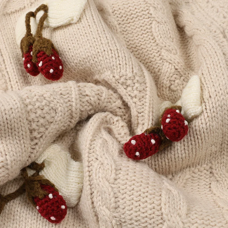 Однобортная трикотажная одежда с люрексом круглым вырезом и кисточками |