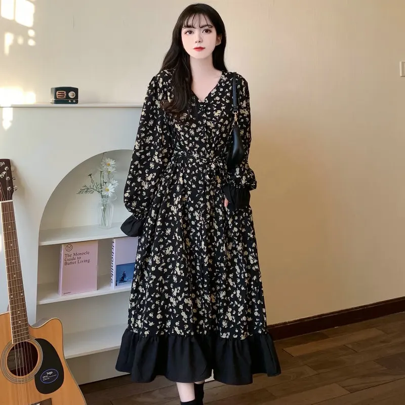 

2022 Spring Women Floral Dresses Black Ruffle Hem Patchwork V-Neck Calf Length One Piece Robe French Prairie Chic Look Clothes