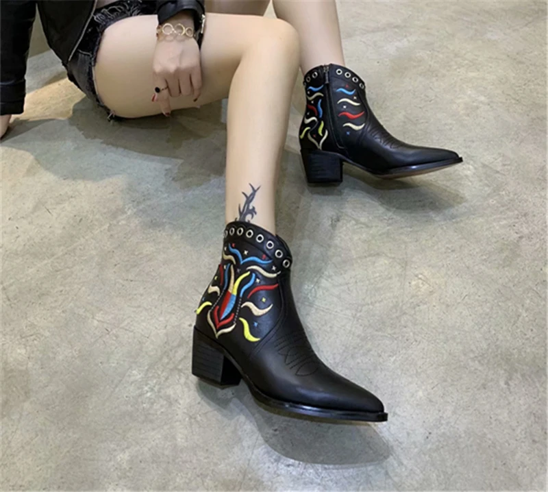 

Women's Shoes