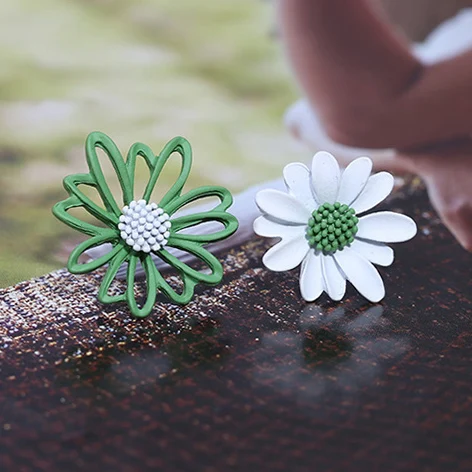 Новинка Дизайнерская обувь Женские милые распыленного цветного металла