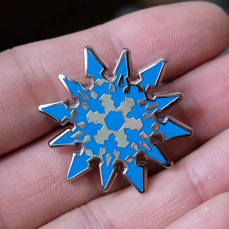 Weiss Schnee pin Аниме RWBY Crescent Rose брошь из сплава цинка металлический значок булавка нагрудник Weiss schnee Blake Belladonna аксессуары для косплея подарок - Окраска металла: Weiss Schnee pin